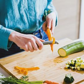 ÉPLUCHEUR DROIT EN ACIER INOXYDABLE AVEC POIGNÉE ERGONOMIQUE EN PLASTIQUE RECYCLÉ
