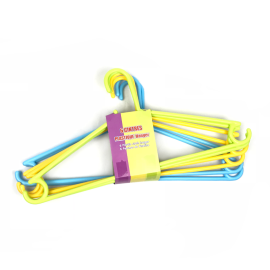 LOT DE 6 CINTRES EN PLASTIQUE