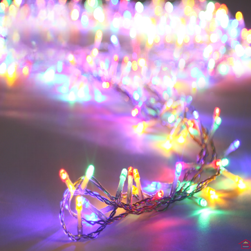 GUIRLANDE CLIGNOTANTE 240 LEDS MULTICOLORES AVEC MINUTERIE 12 M