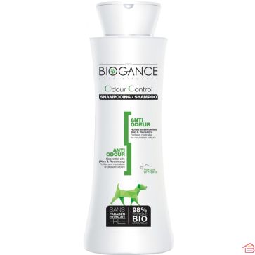 SHAMPOING ANTI ODEUR POUR CHIEN BIOGANCE 250 ML AUX HUILES ESSENTIELLES NATURELLES